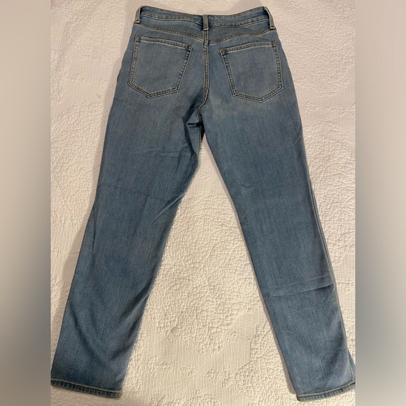 Old Navy Straight Leg high rise jeans - Picture 2 of 3